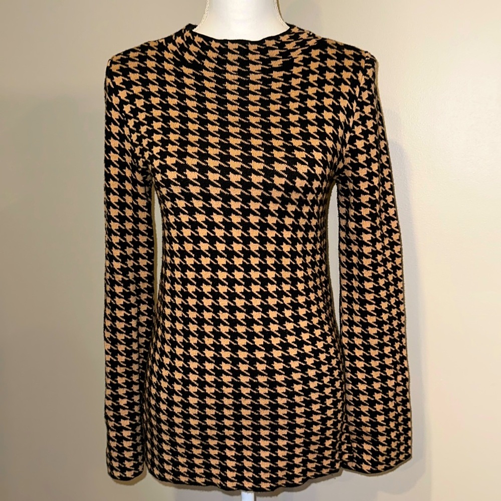 Ann Taylor Black and Tan Houndstooth Turtleneck Sweater